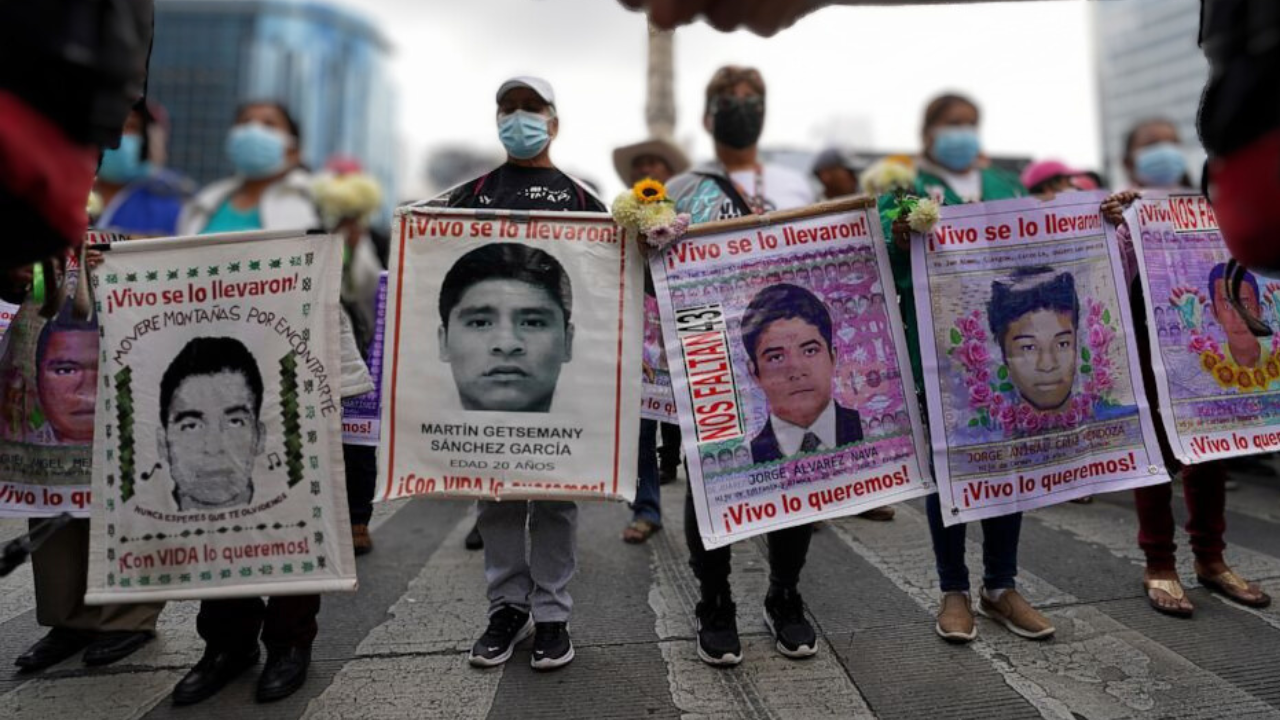 Mexico: Police apprehended eight soldiers in connection with the abduction of 43 students