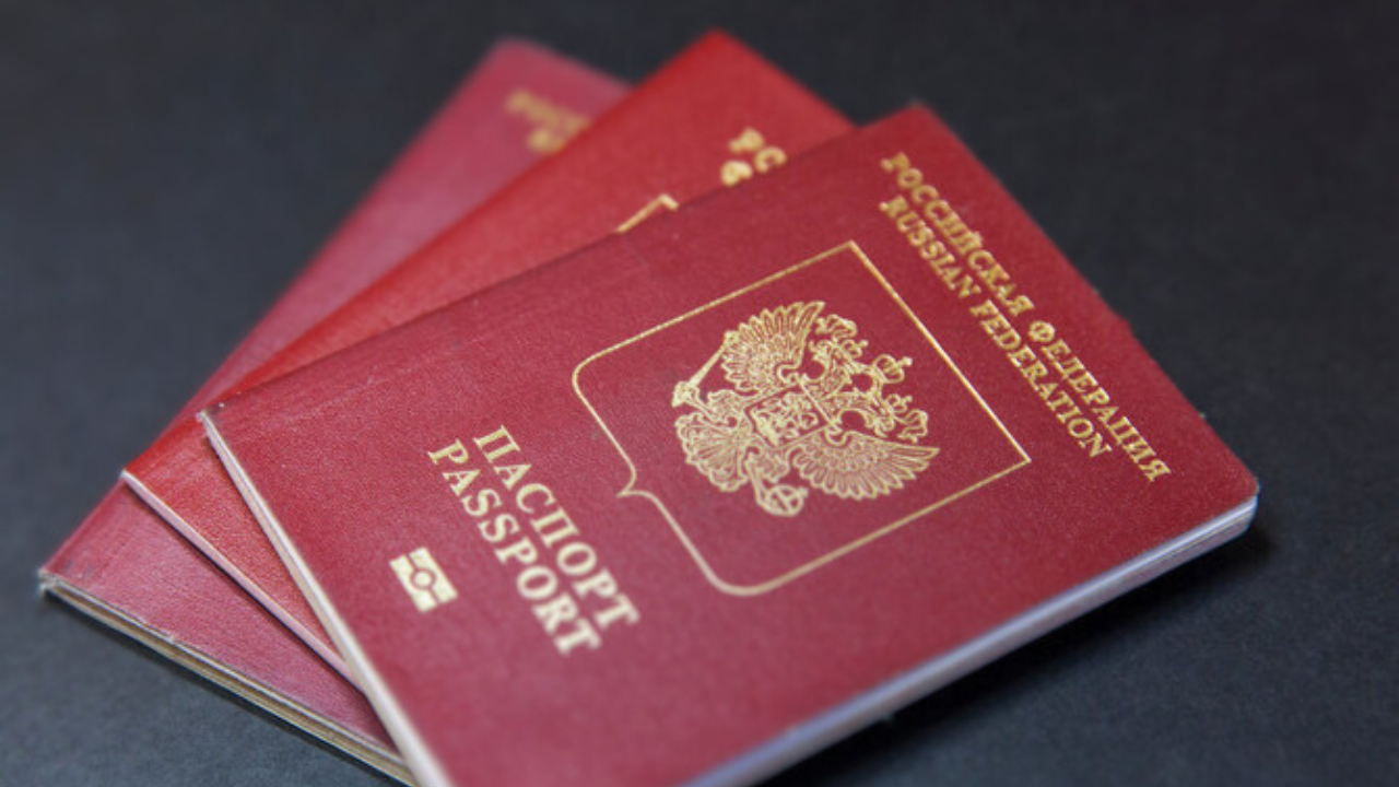 Most Russians with EU visas face entry bans in Poland and the Baltic countries