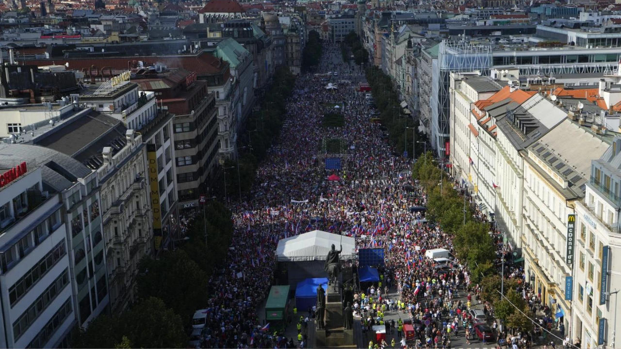 Thousands of Czechs march in Prague to demand the resignation of the administration