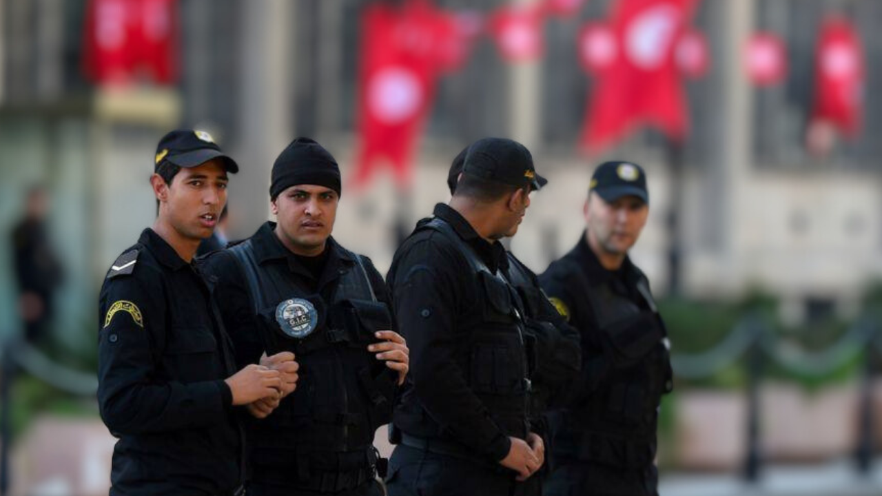 Tunisian Cops Arrest Two Top Opposition Officials